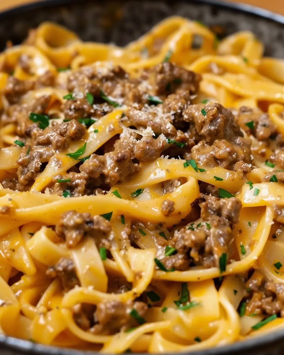 One-Pot Creamy Beef and Garlic Butter Pasta: Easy and Indulgent Delight